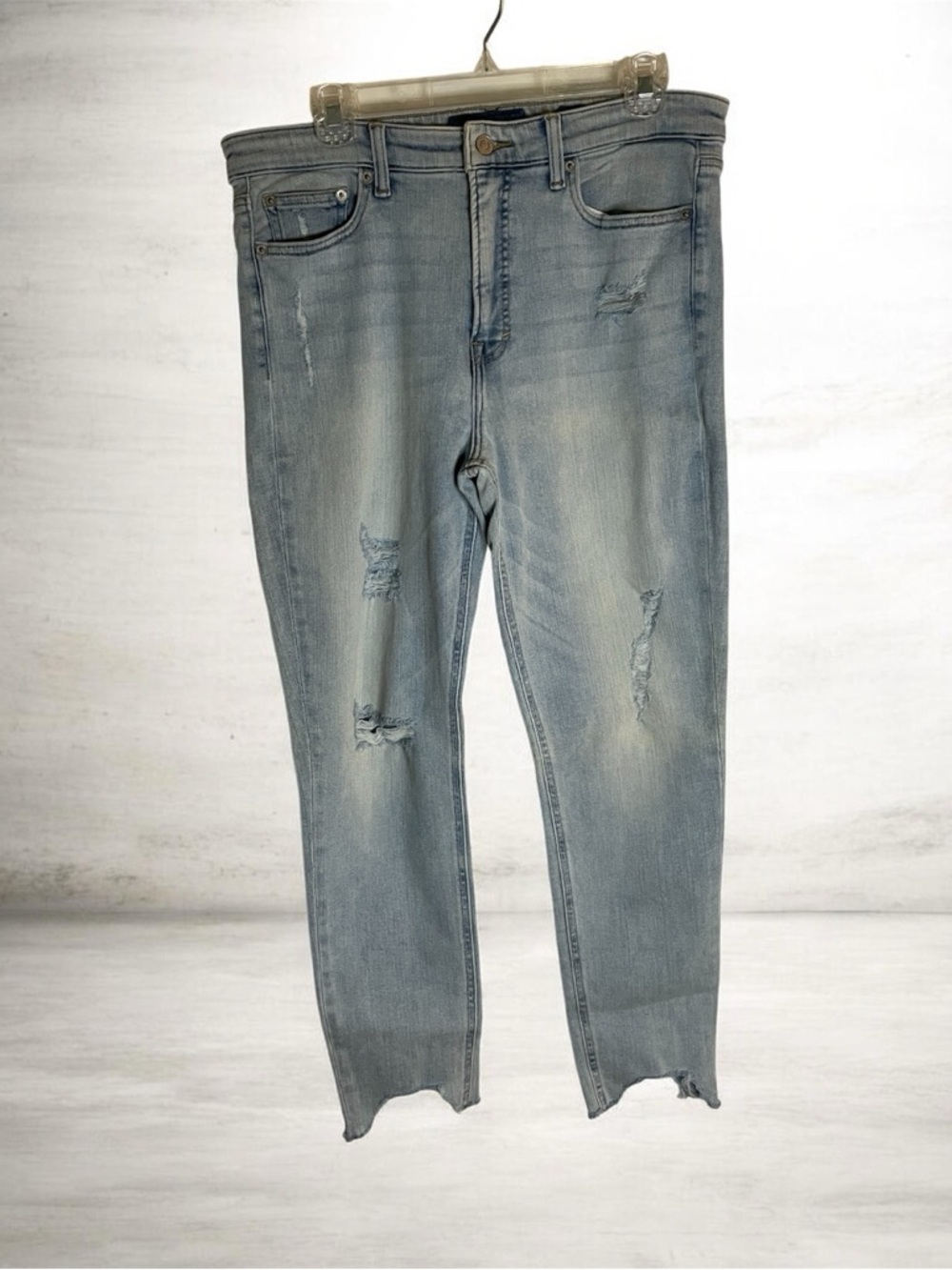 Lucky Brand Faded Light Blue Denim Ripped Jeans Bridgette Size 12 or 31